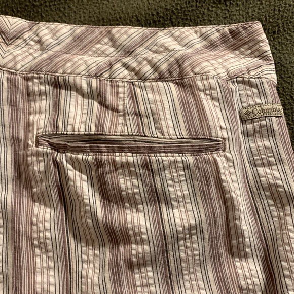 Columbia “River Resort” striped shorts. Inseam 12 inches. Size 8 - Picture 9 of 12
